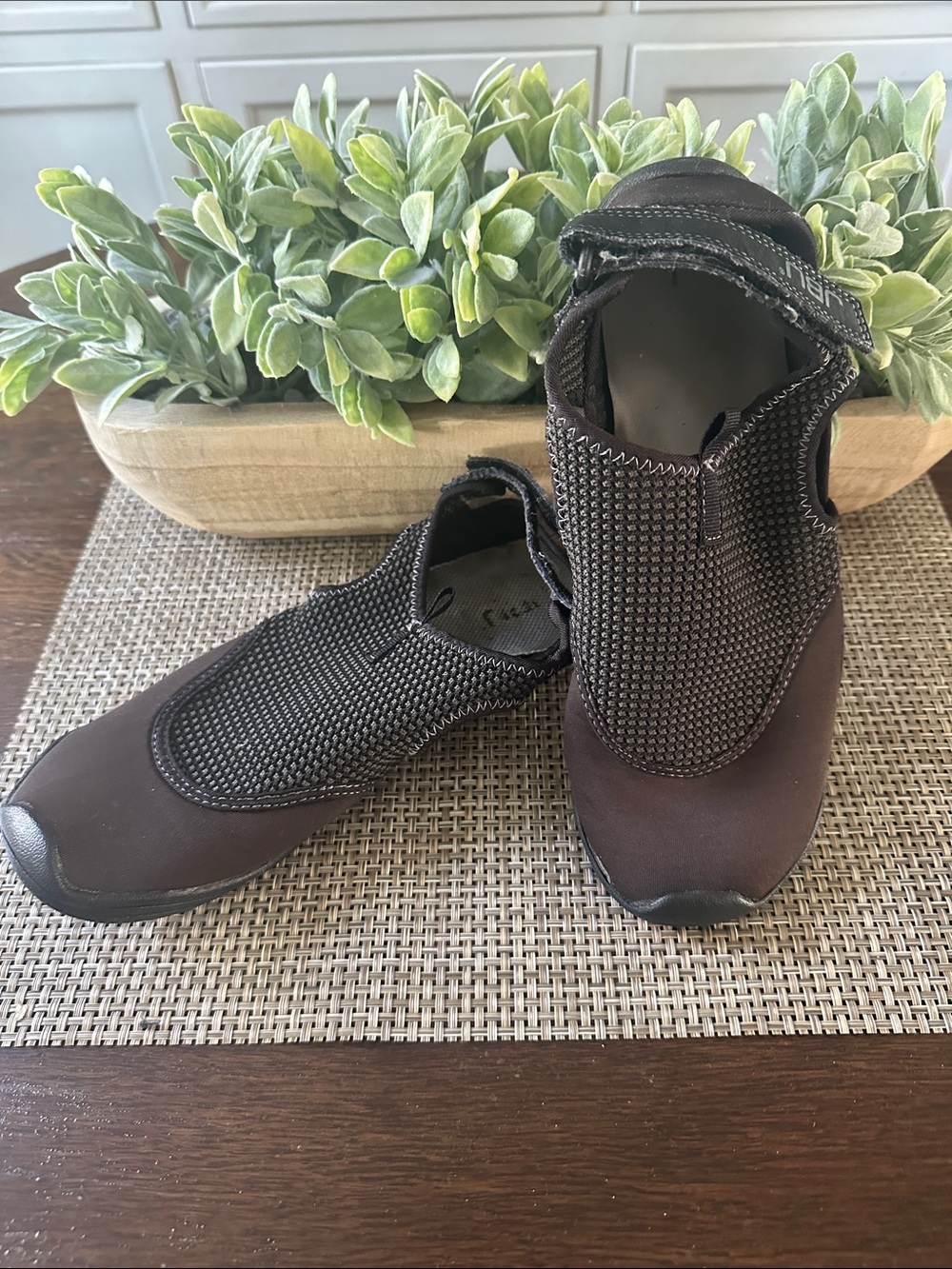JBU Women's leather man sole Mesh Water-Ready Sandals